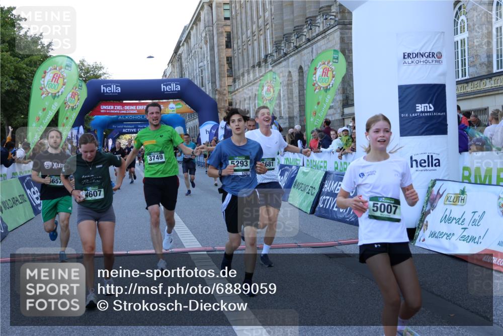 01.09.2024 - BARMER Alsterlauf Strokosch-Dieckow http://msf.ph/oto/6889059 01.09.2024 09:55:16 Ziel 2447, 2508, 2722, 2933, 3075, 3558, 3681, 3749, 3816, 4607, 4626, 4657, 4697, 5007, 5167, 5293, 5309 meine-sportfotos.de