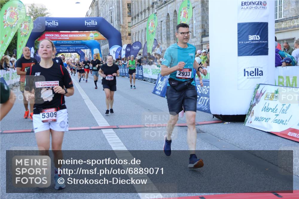 01.09.2024 - BARMER Alsterlauf Strokosch-Dieckow http://msf.ph/oto/6889071 01.09.2024 09:55:21 Ziel 2447, 2508, 2722, 2933, 2969, 3075, 3156, 3558, 3816, 4334, 4335, 4626, 4697, 5309, 8121 meine-sportfotos.de