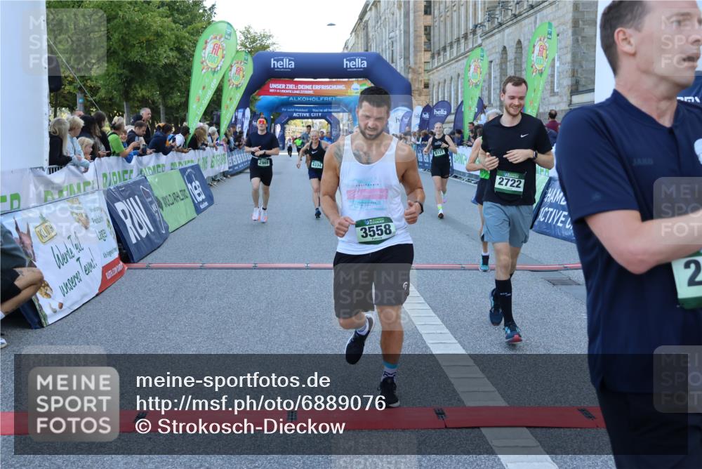 01.09.2024 - BARMER Alsterlauf Strokosch-Dieckow http://msf.ph/oto/6889076 01.09.2024 09:55:26 Ziel 2194, 2722, 2969, 3156, 3186, 3241, 3317, 3409, 3558, 3800, 3816, 3923, 4053, 4334, 4335, 4626, 4654, 8121, 8350 meine-sportfotos.de