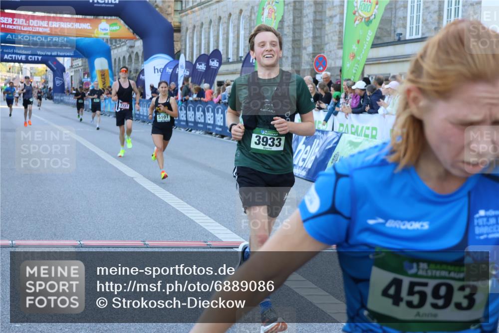 01.09.2024 - BARMER Alsterlauf Strokosch-Dieckow http://msf.ph/oto/6889086 01.09.2024 09:42:15 Ziel 2727, 3933, 4571, 4593, 4964, 5101, 5306 meine-sportfotos.de