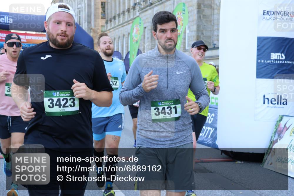 01.09.2024 - BARMER Alsterlauf Strokosch-Dieckow http://msf.ph/oto/6889162 01.09.2024 09:55:55 Ziel 2100, 2195, 2458, 2616, 2782, 3117, 3181, 3423, 3431, 3432, 3433, 3548, 3703, 3857, 3989, 4476, 4718, 4782, 4866, 4899, 4946, 5108, 5226, 5262 meine-sportfotos.de
