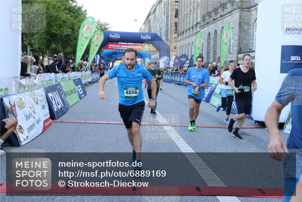 01.09.2024 - BARMER Alsterlauf Strokosch-Dieckow http://msf.ph/oto/6889169 01.09.2024 09:55:59 Ziel 2022, 2359, 2360, 2458, 2542, 2616, 3117, 3143, 3181, 3277, 3548, 3857, 3989, 4718, 4782, 4866, 4946, 5108, 5226, 8203 meine-sportfotos.de