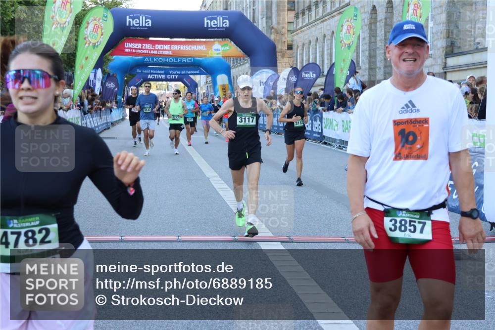 01.09.2024 - BARMER Alsterlauf Strokosch-Dieckow http://msf.ph/oto/6889185 01.09.2024 09:56:04 Ziel 2022, 2359, 2360, 2542, 3117, 3143, 3181, 3277, 3536, 3548, 3561, 3857, 3997, 4178, 4718, 4782, 8203 meine-sportfotos.de