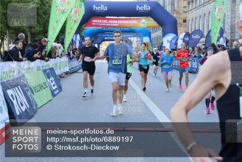 01.09.2024 - BARMER Alsterlauf Strokosch-Dieckow http://msf.ph/oto/6889197 01.09.2024 09:56:07 Ziel 2022, 2359, 2360, 2542, 3117, 3143, 3181, 3277, 3536, 3548, 3561, 3872, 3884, 3997, 4178, 4735, 8203 meine-sportfotos.de