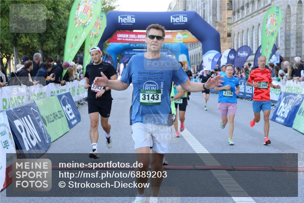 01.09.2024 - BARMER Alsterlauf Strokosch-Dieckow http://msf.ph/oto/6889203 01.09.2024 09:56:08 Ziel 2022, 2359, 2360, 2542, 2914, 3143, 3181, 3277, 3536, 3561, 3872, 3884, 3997, 4178, 4357, 4735, 4896, 8203 meine-sportfotos.de