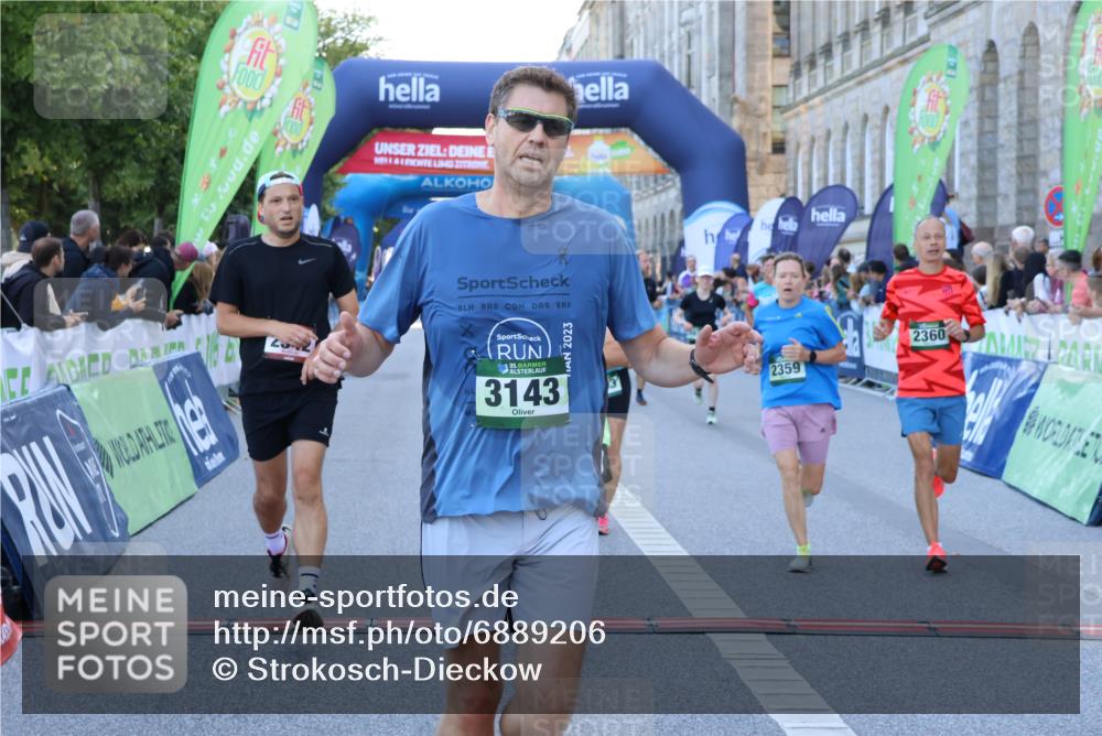 01.09.2024 - BARMER Alsterlauf Strokosch-Dieckow http://msf.ph/oto/6889206 01.09.2024 09:56:09 Ziel 2022, 2359, 2360, 2542, 2874, 2914, 3143, 3277, 3536, 3561, 3872, 3884, 3997, 4178, 4357, 4735, 4896, 8203 meine-sportfotos.de
