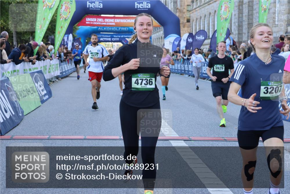 01.09.2024 - BARMER Alsterlauf Strokosch-Dieckow http://msf.ph/oto/6889231 01.09.2024 09:56:24 Ziel 2049, 2231, 2371, 2869, 3144, 3184, 3191, 3207, 3352, 3453, 3822, 3929, 4023, 4128, 4264, 4473, 4584, 4655, 4736, 8237 meine-sportfotos.de
