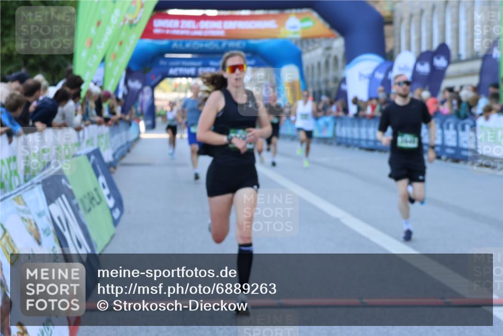 01.09.2024 - BARMER Alsterlauf Strokosch-Dieckow http://msf.ph/oto/6889263 01.09.2024 09:43:45 Ziel 2229, 2658, 3524, 3790, 3949, 3987, 4809, 8058 meine-sportfotos.de