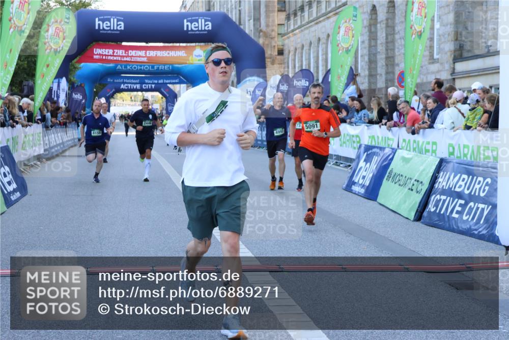 01.09.2024 - BARMER Alsterlauf Strokosch-Dieckow http://msf.ph/oto/6889271 01.09.2024 09:56:42 Ziel 2446, 2833, 3952, 4410, 4638, 4843, 4973, 4992, 5091, 8106, 8138, 8159, 8197, 8336, 8358, 8369 meine-sportfotos.de