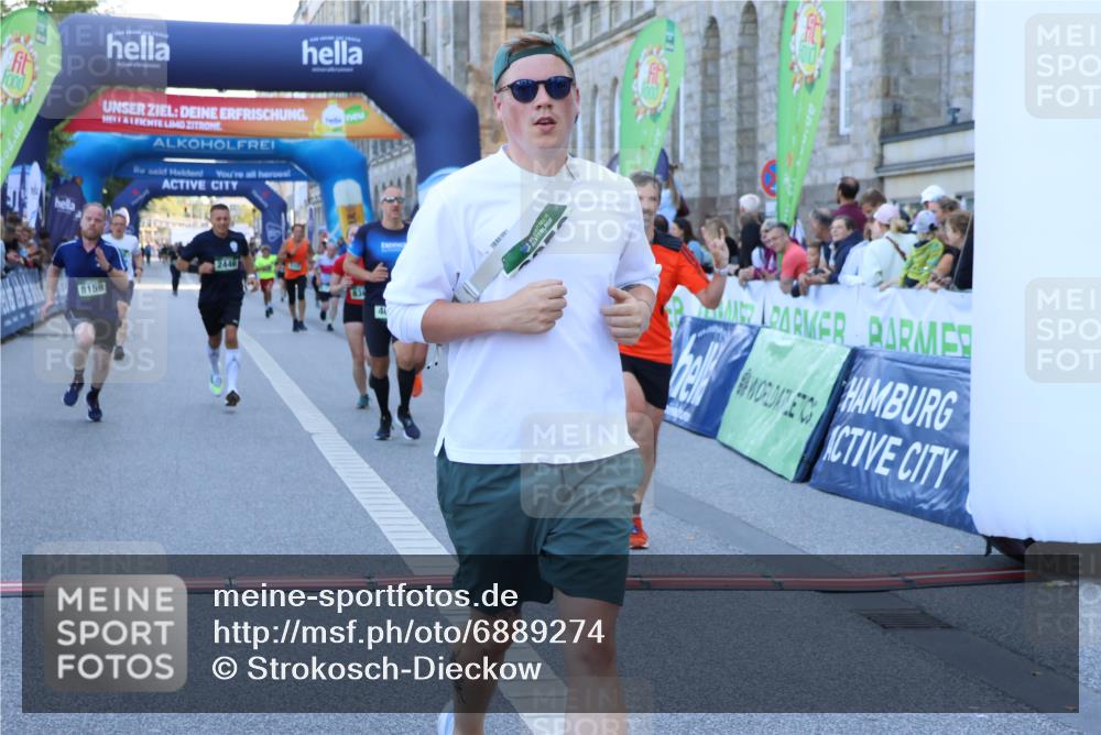 01.09.2024 - BARMER Alsterlauf Strokosch-Dieckow http://msf.ph/oto/6889274 01.09.2024 09:56:43 Ziel 2446, 2833, 3952, 4410, 4638, 4843, 4973, 4992, 5091, 8106, 8138, 8159, 8197, 8336, 8358, 8369 meine-sportfotos.de