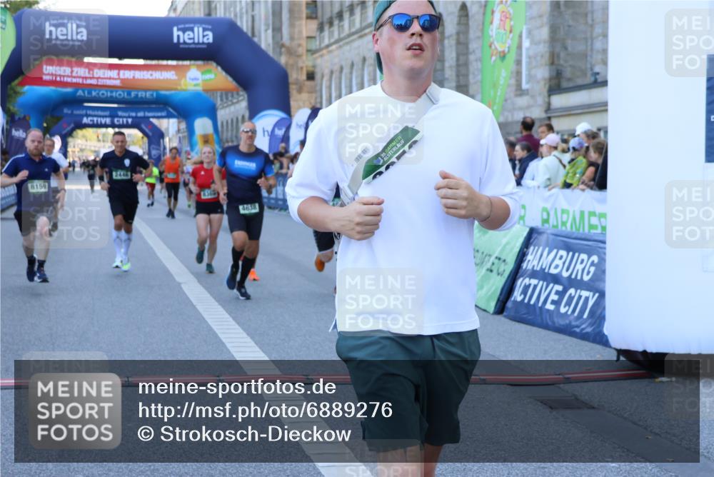 01.09.2024 - BARMER Alsterlauf Strokosch-Dieckow http://msf.ph/oto/6889276 01.09.2024 09:56:43 Ziel 2446, 2833, 3952, 4410, 4638, 4843, 4973, 4992, 5091, 8106, 8138, 8159, 8197, 8336, 8358, 8369 meine-sportfotos.de