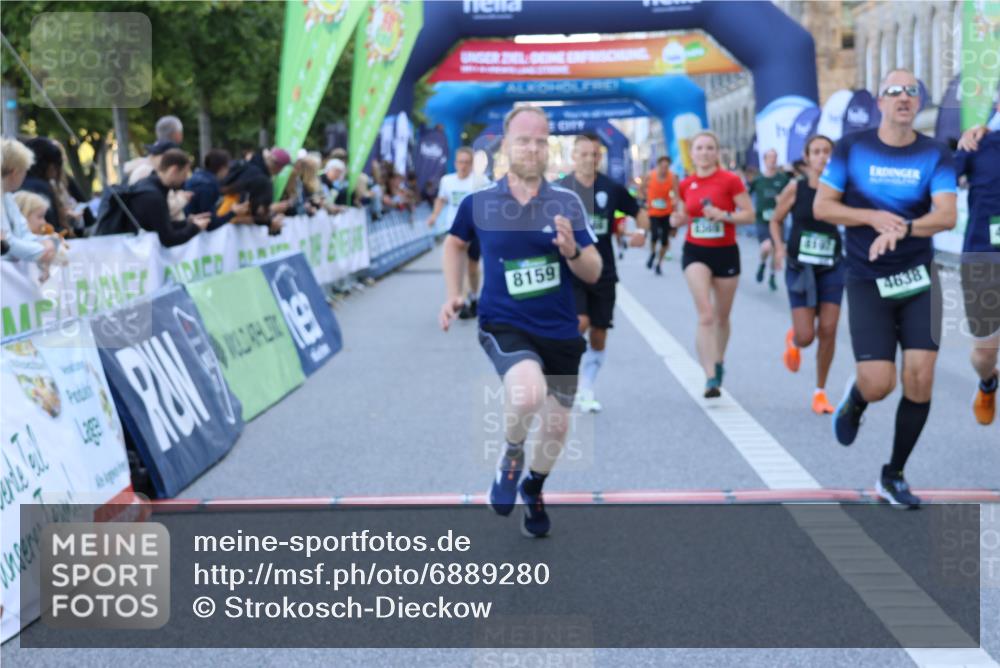 01.09.2024 - BARMER Alsterlauf Strokosch-Dieckow http://msf.ph/oto/6889280 01.09.2024 09:56:45 Ziel 2446, 2833, 3821, 4410, 4638, 4973, 4992, 5091, 8106, 8138, 8159, 8197, 8336, 8358, 8369 meine-sportfotos.de