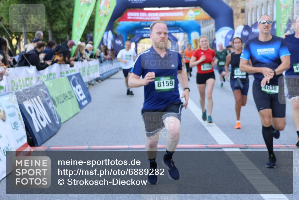 01.09.2024 - BARMER Alsterlauf Strokosch-Dieckow http://msf.ph/oto/6889282 01.09.2024 09:56:45 Ziel 2446, 2833, 3821, 4410, 4638, 4973, 4992, 5091, 8106, 8138, 8159, 8197, 8336, 8358, 8369 meine-sportfotos.de