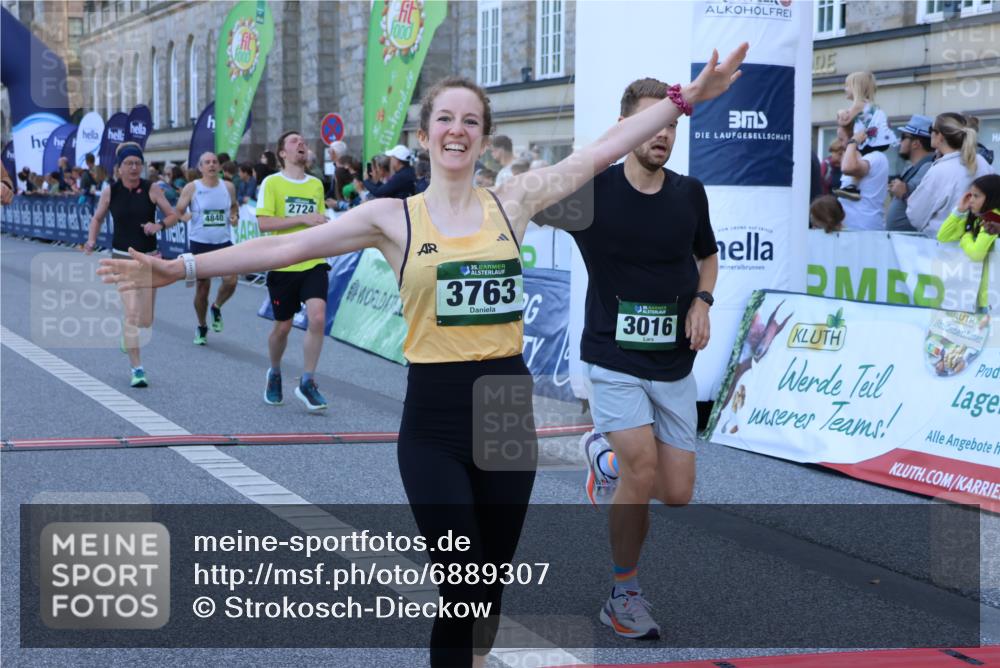 01.09.2024 - BARMER Alsterlauf Strokosch-Dieckow http://msf.ph/oto/6889307 01.09.2024 09:44:14 Ziel 2256, 2268, 2502, 2724, 3016, 3151, 3463, 3763, 3825, 4166, 4174, 4840, 5093, 8075, 8155, 8266, 8288 meine-sportfotos.de