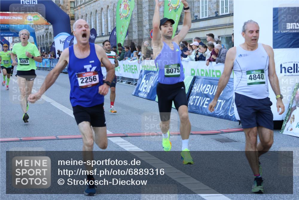 01.09.2024 - BARMER Alsterlauf Strokosch-Dieckow http://msf.ph/oto/6889316 01.09.2024 09:44:17 Ziel 2256, 2268, 2502, 2724, 2971, 3151, 3463, 3825, 4166, 4174, 4310, 4407, 4831, 4840, 4859, 5093, 8075, 8155, 8266 meine-sportfotos.de