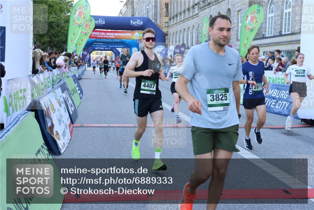 01.09.2024 - BARMER Alsterlauf Strokosch-Dieckow http://msf.ph/oto/6889333 01.09.2024 09:44:27 Ziel 2017, 2257, 2424, 2971, 3273, 3466, 3495, 3733, 3825, 3919, 4174, 4310, 4407, 4685, 4831, 4859, 5197, 8264, 8266 meine-sportfotos.de
