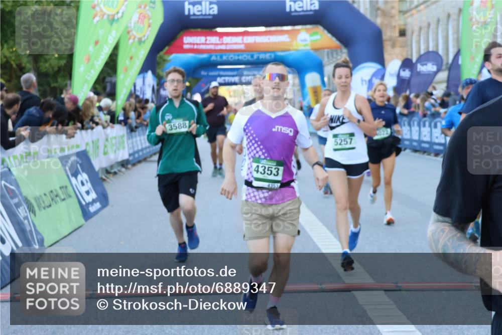 01.09.2024 - BARMER Alsterlauf Strokosch-Dieckow http://msf.ph/oto/6889347 01.09.2024 09:57:08 Ziel 2211, 2221, 2373, 2783, 2809, 3027, 3386, 3588, 3988, 4021, 4022, 4353, 4499, 4634, 4760, 5073, 5257 meine-sportfotos.de