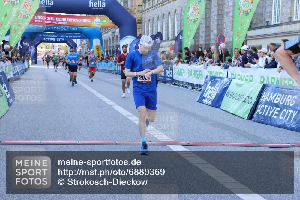 01.09.2024 - BARMER Alsterlauf Strokosch-Dieckow http://msf.ph/oto/6889369 01.09.2024 09:44:52 Ziel 2021, 2407, 3806, 3814, 3899, 4040, 4377, 4772 meine-sportfotos.de
