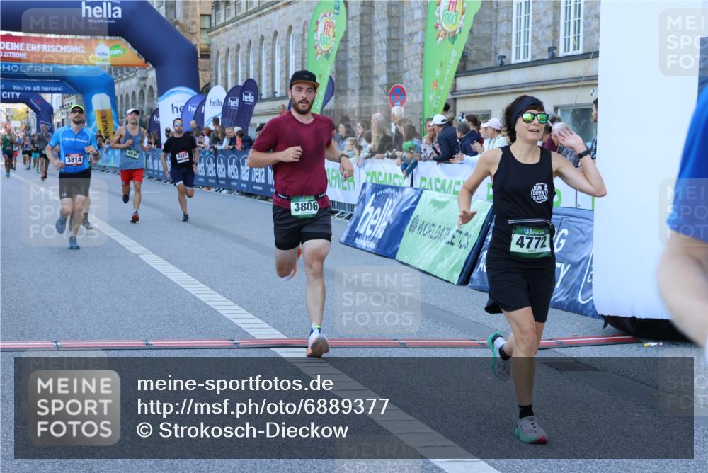 01.09.2024 - BARMER Alsterlauf Strokosch-Dieckow http://msf.ph/oto/6889377 01.09.2024 09:44:55 Ziel 2021, 2104, 2407, 3132, 3806, 3814, 4040, 4377, 4772, 5100 meine-sportfotos.de