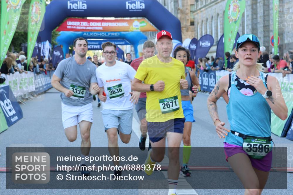 01.09.2024 - BARMER Alsterlauf Strokosch-Dieckow http://msf.ph/oto/6889378 01.09.2024 09:57:22 Ziel 2135, 2302, 2530, 2671, 3048, 3111, 3145, 3334, 3455, 3596, 3636, 3724, 3743, 4135, 4190, 4269, 4425, 4479, 4606, 4698, 5241, 8142, 8198 meine-sportfotos.de