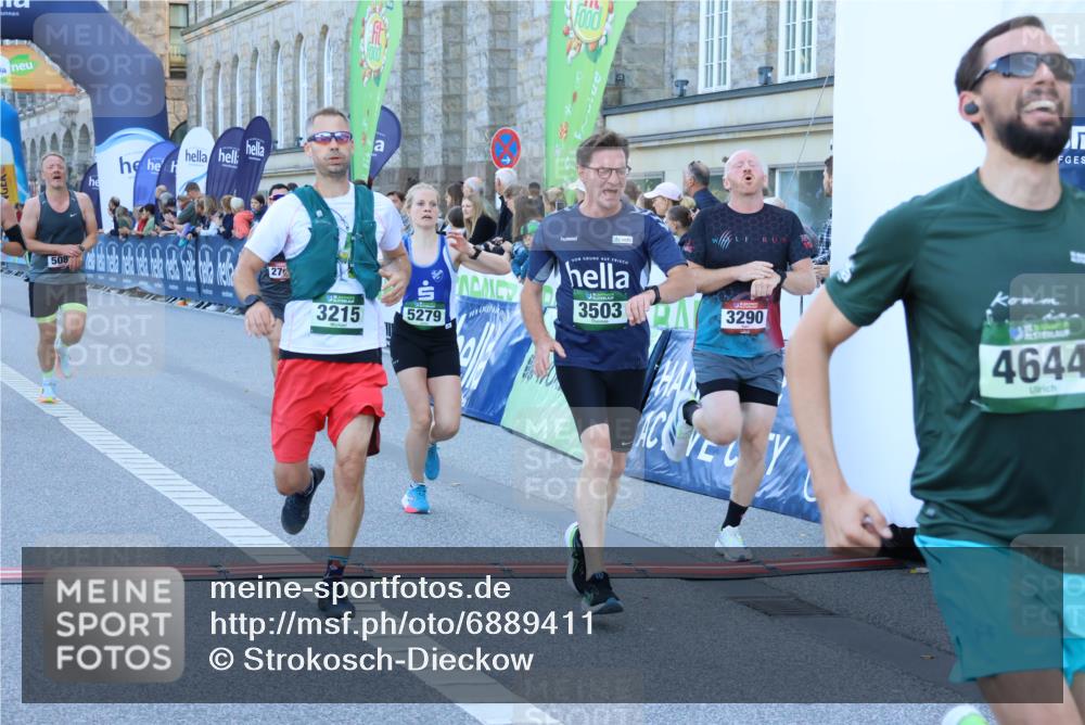 01.09.2024 - BARMER Alsterlauf Strokosch-Dieckow http://msf.ph/oto/6889411 01.09.2024 09:45:08 Ziel 2708, 3215, 3290, 3503, 3545, 3597, 3756, 4143, 4328, 4368, 4644, 5089, 5247, 5279, 8099 meine-sportfotos.de