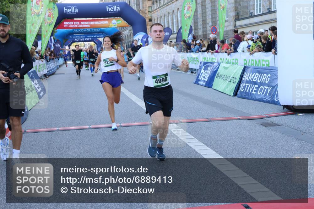 01.09.2024 - BARMER Alsterlauf Strokosch-Dieckow http://msf.ph/oto/6889413 01.09.2024 09:57:38 Ziel 2678, 2925, 2944, 3214, 3464, 3783, 4150, 4440, 4510, 4998, 5222, 5292, 8045, 8060, 8067, 8137, 8242, 8303 meine-sportfotos.de
