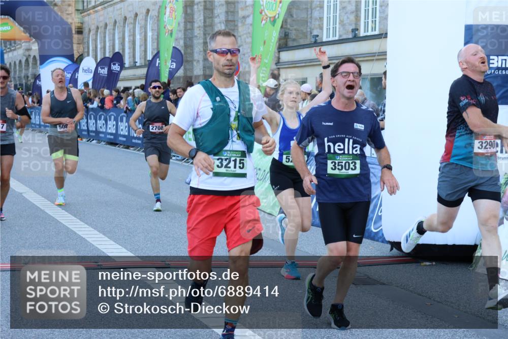 01.09.2024 - BARMER Alsterlauf Strokosch-Dieckow http://msf.ph/oto/6889414 01.09.2024 09:45:09 Ziel 2708, 3215, 3290, 3503, 3545, 3597, 3756, 4143, 4328, 4368, 4644, 5089, 5247, 5279, 8099 meine-sportfotos.de