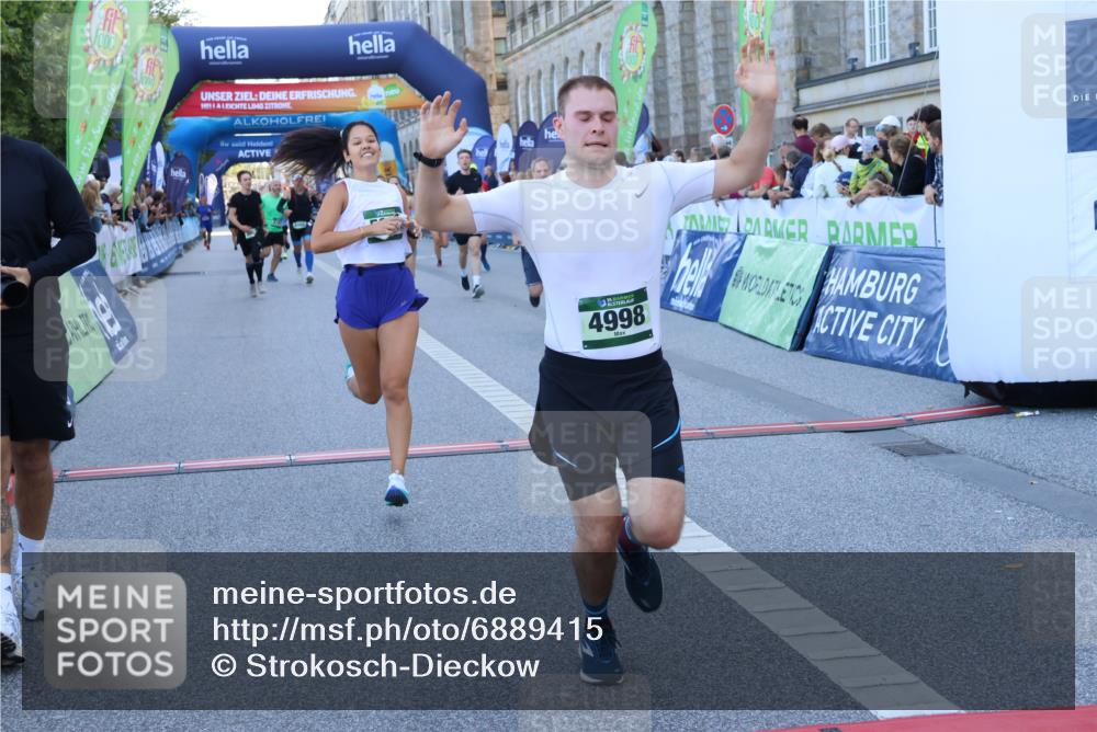 01.09.2024 - BARMER Alsterlauf Strokosch-Dieckow http://msf.ph/oto/6889415 01.09.2024 09:57:39 Ziel 2678, 2770, 2925, 2944, 3214, 3464, 3783, 4150, 4440, 4510, 4998, 5065, 5292, 8060, 8067, 8102, 8137, 8242 meine-sportfotos.de