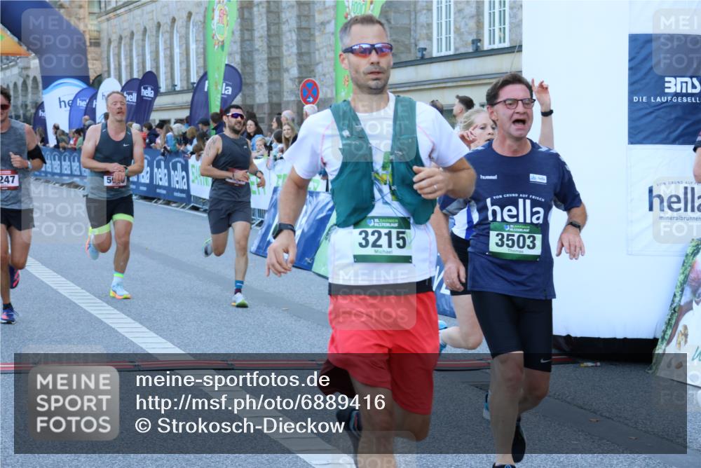 01.09.2024 - BARMER Alsterlauf Strokosch-Dieckow http://msf.ph/oto/6889416 01.09.2024 09:45:09 Ziel 2708, 3215, 3290, 3503, 3545, 3597, 3756, 4143, 4328, 4368, 4644, 5089, 5247, 5279, 8099 meine-sportfotos.de