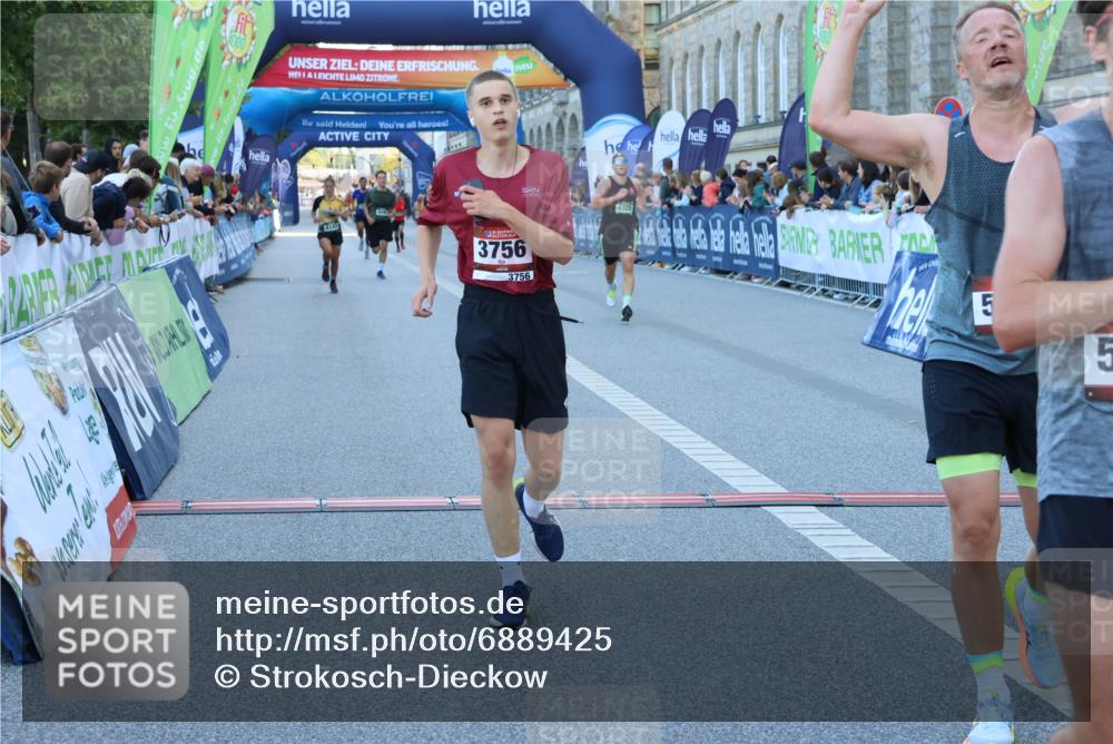 01.09.2024 - BARMER Alsterlauf Strokosch-Dieckow http://msf.ph/oto/6889425 01.09.2024 09:45:12 Ziel 2708, 3520, 3545, 3597, 3756, 4143, 4328, 4368, 4493, 5089, 5151, 5247, 5279, 8099 meine-sportfotos.de
