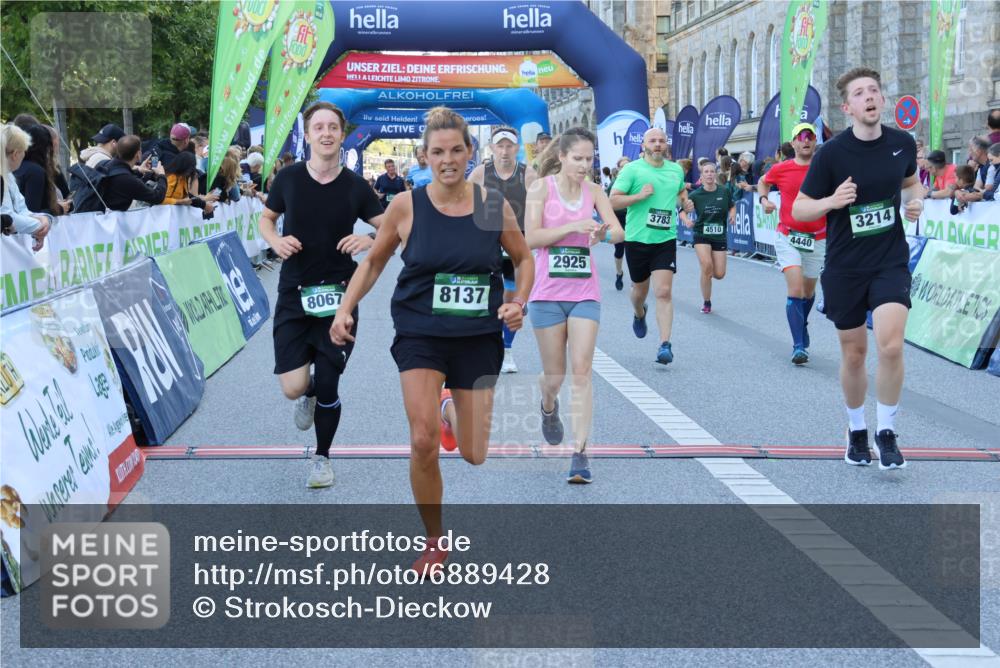01.09.2024 - BARMER Alsterlauf Strokosch-Dieckow http://msf.ph/oto/6889428 01.09.2024 09:57:42 Ziel 2242, 2678, 2770, 2905, 2925, 2944, 3214, 3464, 3783, 3951, 4150, 4384, 4440, 4510, 4907, 5065, 8019, 8060, 8067, 8084, 8102, 8137, 8172, 8242 meine-sportfotos.de