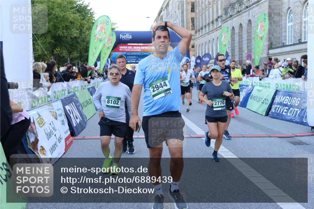 01.09.2024 - BARMER Alsterlauf Strokosch-Dieckow http://msf.ph/oto/6889439 01.09.2024 09:57:50 Ziel 1176, 2062, 2242, 2320, 2479, 2770, 2905, 2944, 3017, 3217, 3435, 3468, 3803, 3951, 4384, 4498, 4578, 4907, 5064, 5065, 8019, 8084, 8102, 8172 meine-sportfotos.de