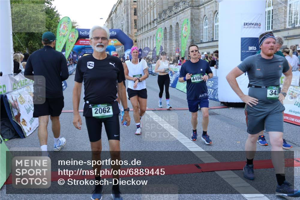 01.09.2024 - BARMER Alsterlauf Strokosch-Dieckow http://msf.ph/oto/6889445 01.09.2024 09:57:57 Ziel 1176, 2320, 2479, 2675, 2885, 3017, 3217, 3342, 3468, 3803, 4163, 4226, 4498, 4577, 4578, 5064, 8178 meine-sportfotos.de