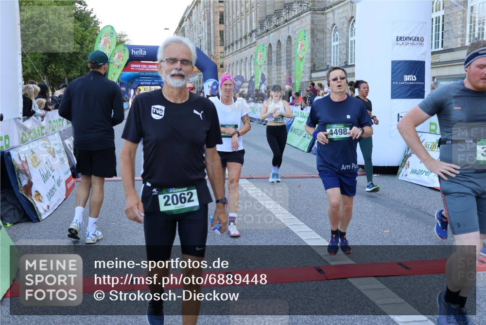 01.09.2024 - BARMER Alsterlauf Strokosch-Dieckow http://msf.ph/oto/6889448 01.09.2024 09:57:57 Ziel 1176, 2320, 2479, 2675, 2885, 3017, 3217, 3342, 3468, 3803, 4163, 4226, 4498, 4577, 4578, 5064, 8178 meine-sportfotos.de