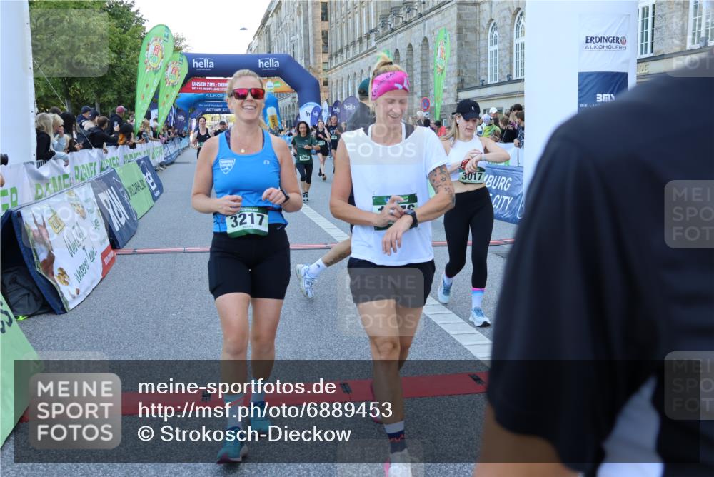 01.09.2024 - BARMER Alsterlauf Strokosch-Dieckow http://msf.ph/oto/6889453 01.09.2024 09:57:58 Ziel 2320, 2675, 2885, 3017, 3030, 3217, 3342, 3468, 4163, 4226, 4498, 4577, 4578, 4890, 5064, 5230, 8178 meine-sportfotos.de