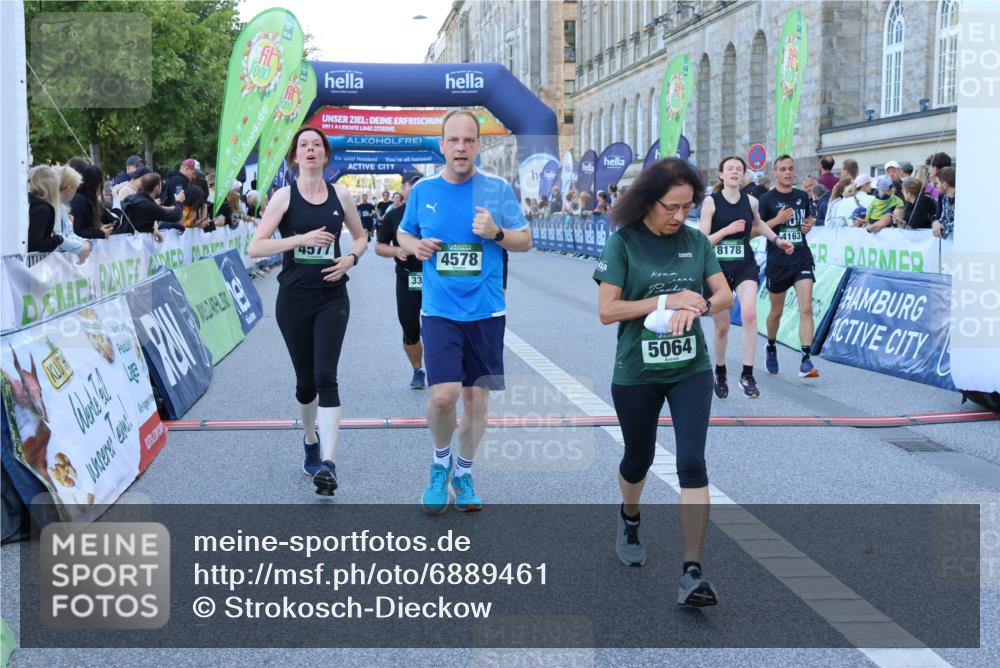 01.09.2024 - BARMER Alsterlauf Strokosch-Dieckow http://msf.ph/oto/6889461 01.09.2024 09:58:02 Ziel 2320, 2675, 2885, 3030, 3234, 3342, 3711, 3984, 4163, 4226, 4376, 4577, 4578, 4853, 4890, 5064, 5230, 8178 meine-sportfotos.de