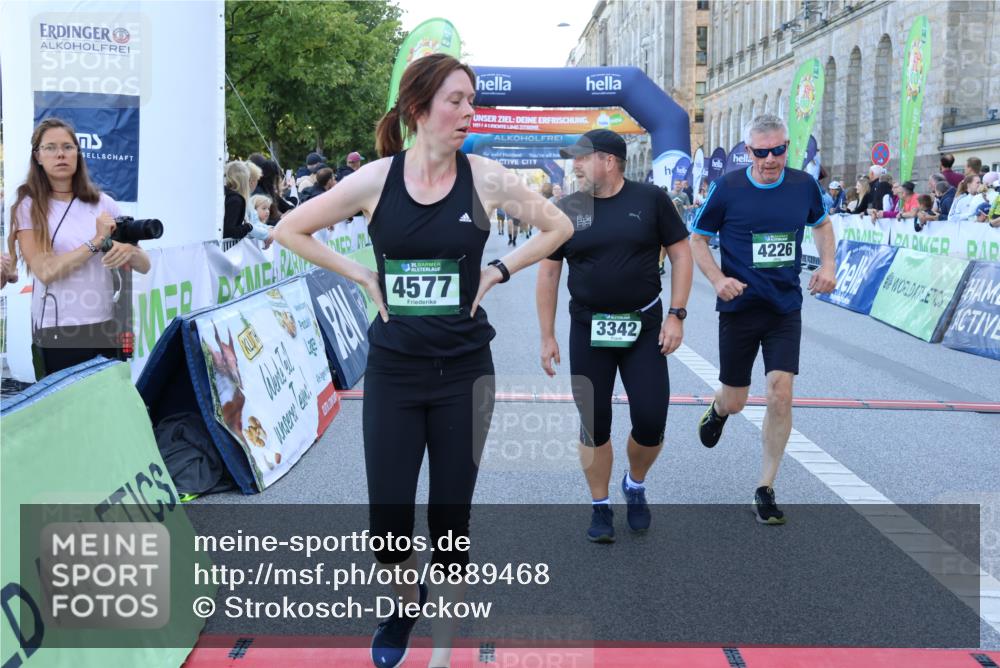 01.09.2024 - BARMER Alsterlauf Strokosch-Dieckow http://msf.ph/oto/6889468 01.09.2024 09:58:04 Ziel 2632, 2675, 2885, 3030, 3234, 3342, 3711, 3972, 3984, 4163, 4226, 4376, 4394, 4577, 4853, 4890, 5230, 8178 meine-sportfotos.de