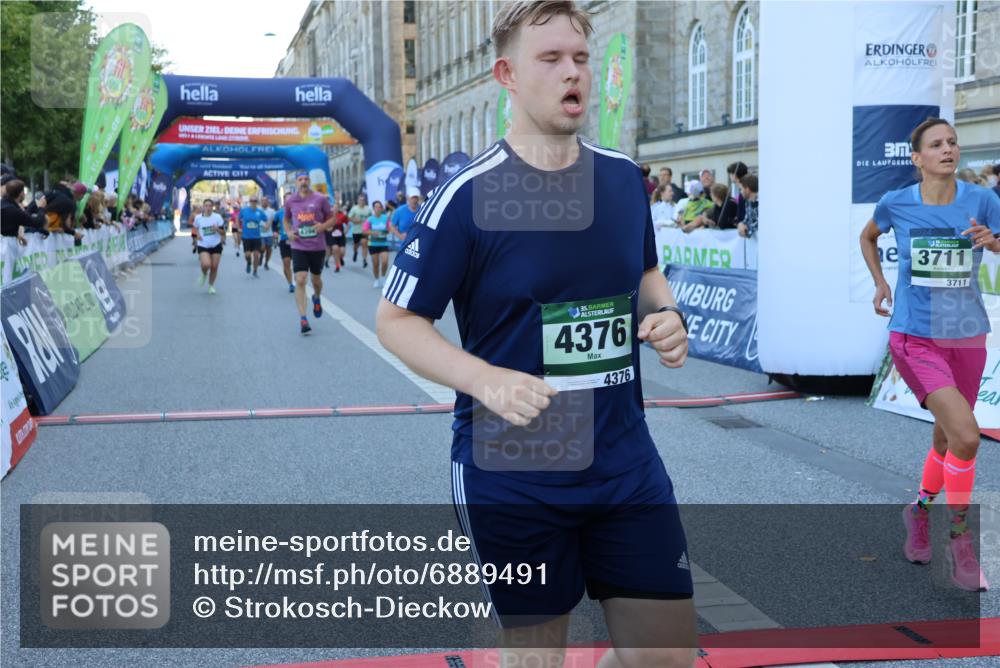 01.09.2024 - BARMER Alsterlauf Strokosch-Dieckow http://msf.ph/oto/6889491 01.09.2024 09:58:12 Ziel 2035, 2052, 2392, 2617, 2632, 3071, 3234, 3711, 3744, 3972, 3978, 3984, 4189, 4265, 4376, 4394, 4765, 4853, 4988, 8018, 8136, 8381 meine-sportfotos.de