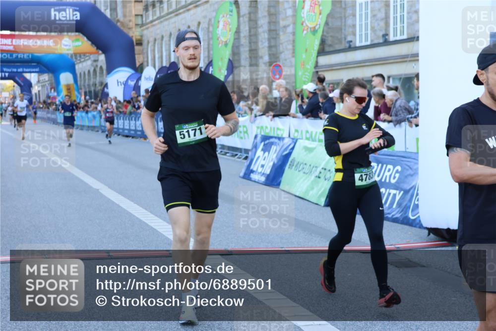 01.09.2024 - BARMER Alsterlauf Strokosch-Dieckow http://msf.ph/oto/6889501 01.09.2024 09:45:49 Ziel 2604, 2824, 4234, 4783, 5171, 8034, 8080, 8165, 8186 meine-sportfotos.de