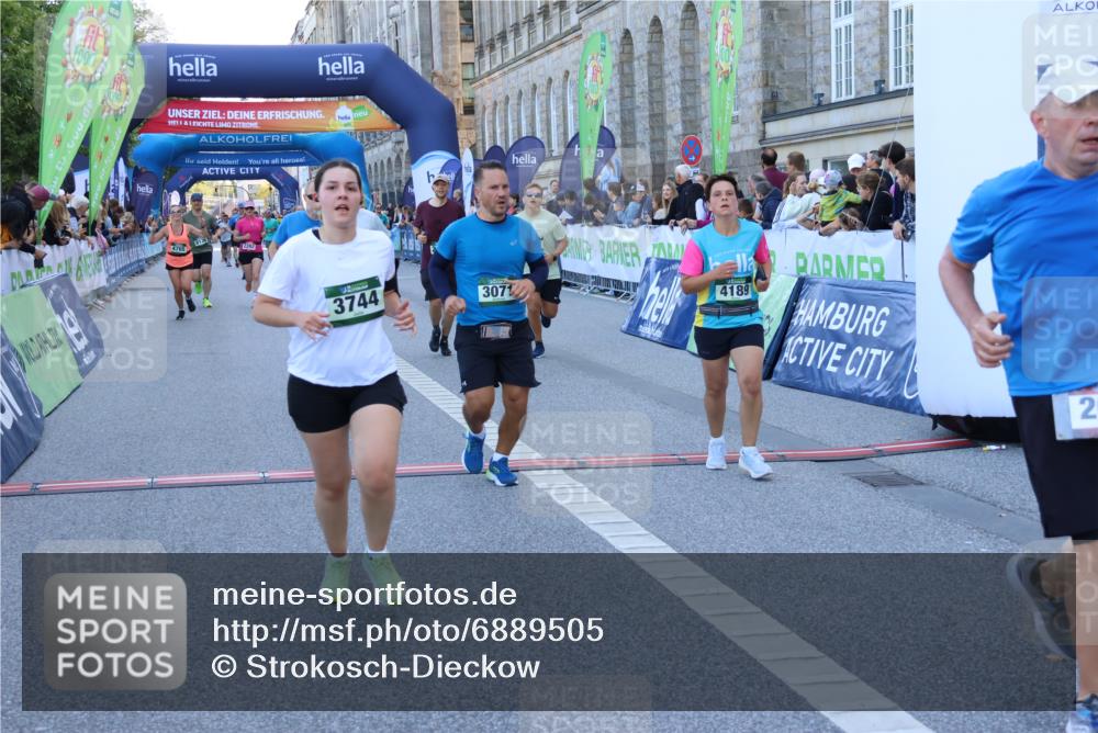 01.09.2024 - BARMER Alsterlauf Strokosch-Dieckow http://msf.ph/oto/6889505 01.09.2024 09:58:17 Ziel 2035, 2052, 2392, 2617, 2632, 3071, 3353, 3646, 3662, 3744, 3978, 4189, 4265, 4394, 4765, 4988, 5071, 8018, 8136, 8381 meine-sportfotos.de