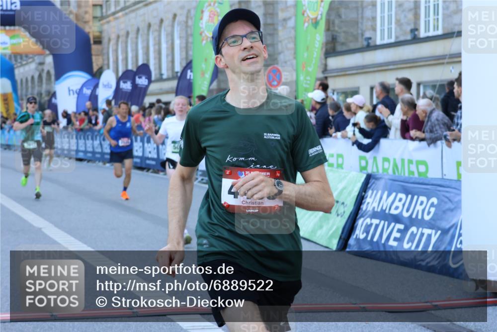 01.09.2024 - BARMER Alsterlauf Strokosch-Dieckow http://msf.ph/oto/6889522 01.09.2024 09:46:06 Ziel 2043, 2495, 2528, 2861, 3941, 4180, 4326, 4408, 4796, 4839, 5005, 5024 meine-sportfotos.de