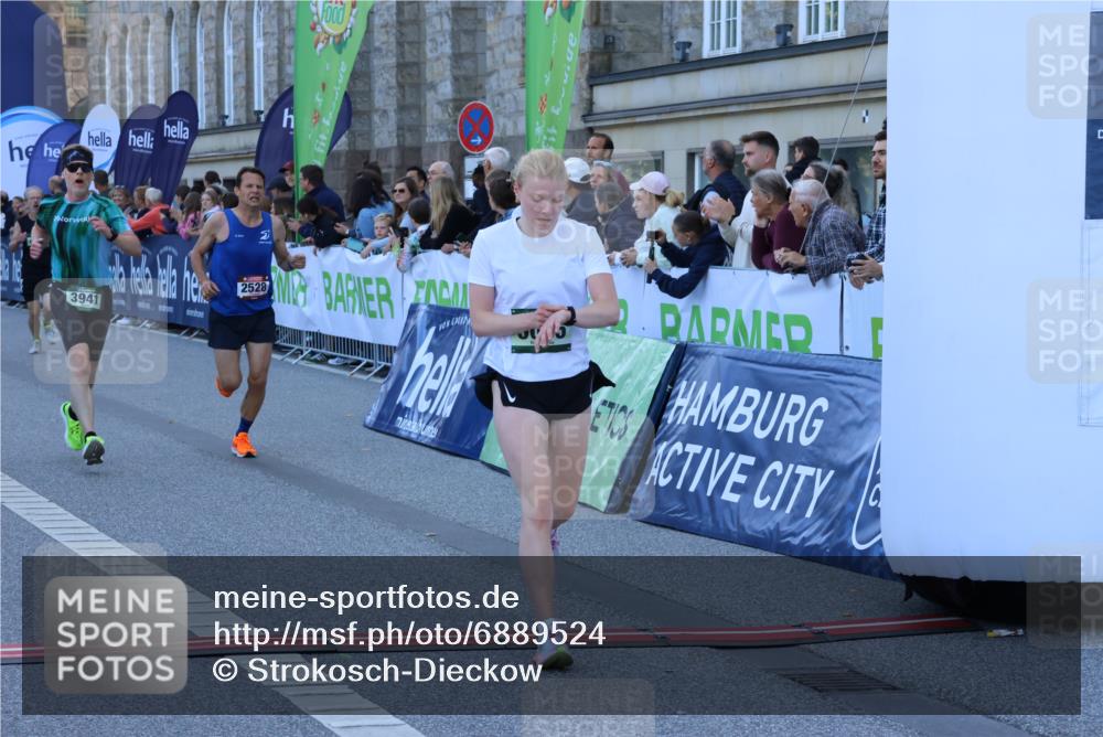 01.09.2024 - BARMER Alsterlauf Strokosch-Dieckow http://msf.ph/oto/6889524 01.09.2024 09:46:07 Ziel 2043, 2495, 2528, 2861, 2926, 3225, 3941, 4180, 4326, 4408, 4776, 4796, 4839, 5005, 5024 meine-sportfotos.de