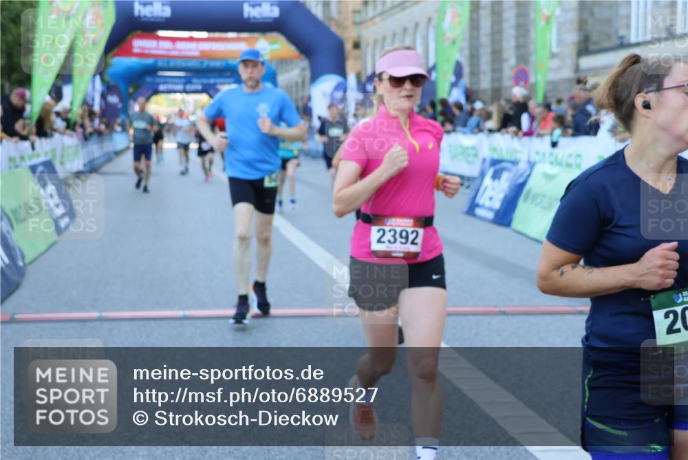 01.09.2024 - BARMER Alsterlauf Strokosch-Dieckow http://msf.ph/oto/6889527 01.09.2024 09:58:24 Ziel 2035, 2392, 2430, 2634, 2855, 3353, 3646, 3662, 3856, 3894, 4265, 4352, 4636, 4723, 4765, 5071, 5126, 8133, 8136, 8174, 8263 meine-sportfotos.de