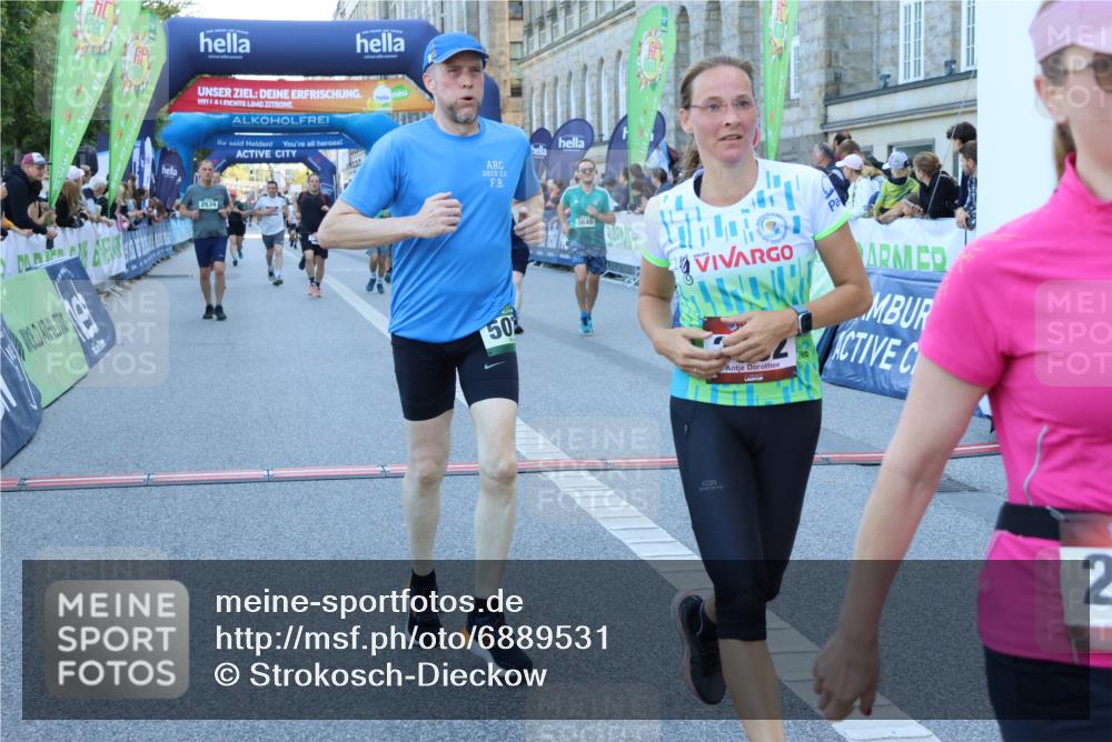 01.09.2024 - BARMER Alsterlauf Strokosch-Dieckow http://msf.ph/oto/6889531 01.09.2024 09:58:25 Ziel 2392, 2430, 2634, 2855, 3353, 3646, 3662, 3856, 3894, 4352, 4636, 4723, 5071, 5126, 8133, 8174, 8263 meine-sportfotos.de