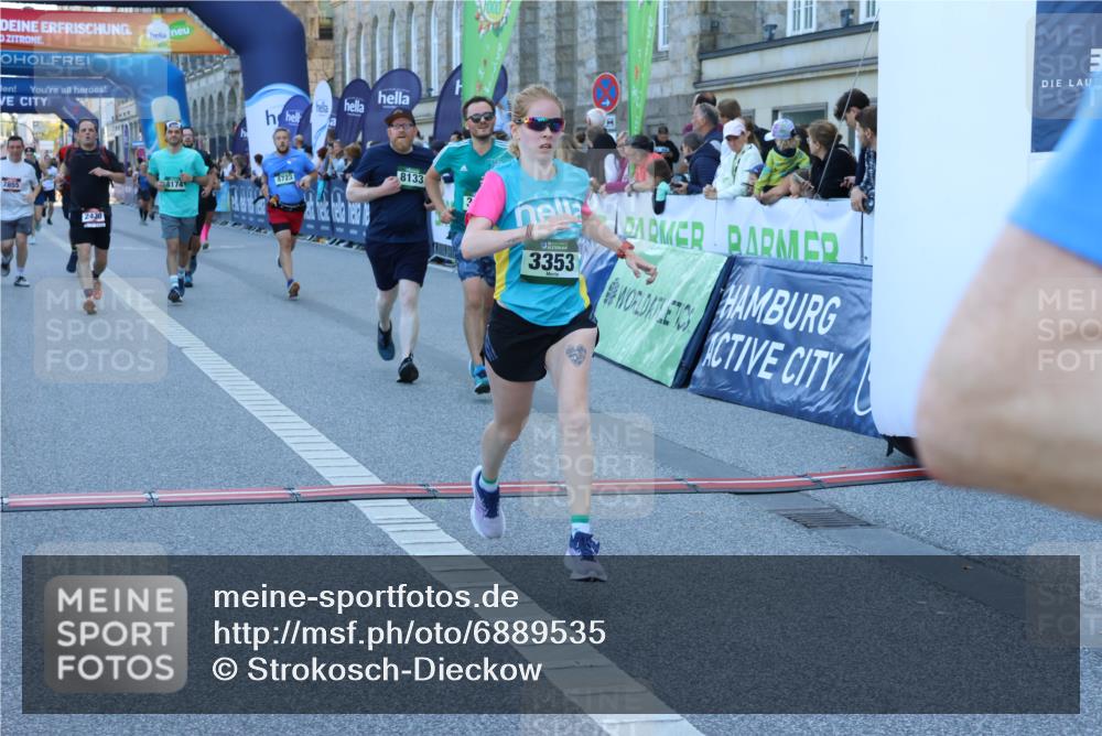 01.09.2024 - BARMER Alsterlauf Strokosch-Dieckow http://msf.ph/oto/6889535 01.09.2024 09:58:26 Ziel 2037, 2430, 2634, 2855, 3353, 3438, 3646, 3662, 3856, 3894, 4352, 4636, 4723, 4850, 5071, 5126, 8133, 8174, 8263 meine-sportfotos.de