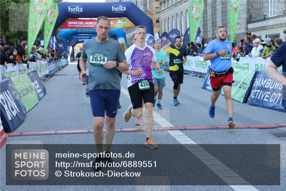 01.09.2024 - BARMER Alsterlauf Strokosch-Dieckow http://msf.ph/oto/6889551 01.09.2024 09:58:30 Ziel 2037, 2430, 2634, 2832, 2855, 3438, 3646, 3856, 3894, 4071, 4352, 4618, 4636, 4723, 4850, 5126, 8133, 8174, 8263 meine-sportfotos.de