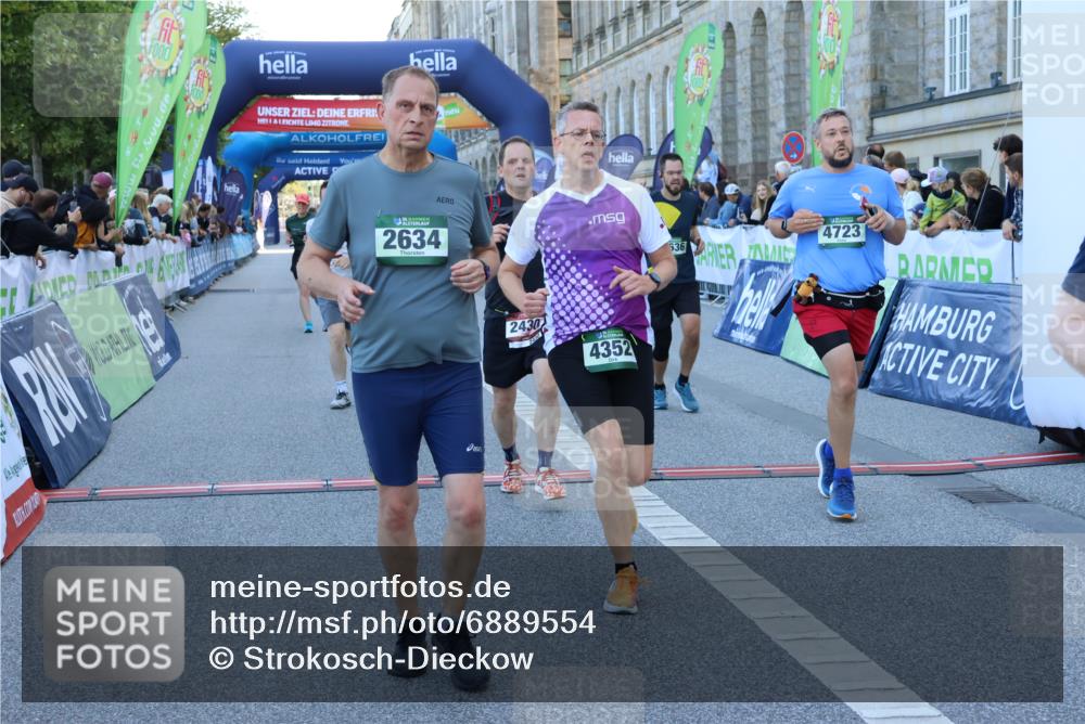 01.09.2024 - BARMER Alsterlauf Strokosch-Dieckow http://msf.ph/oto/6889554 01.09.2024 09:58:30 Ziel 2037, 2430, 2634, 2832, 2855, 3438, 3646, 3856, 3894, 4071, 4352, 4618, 4636, 4723, 4850, 5126, 8133, 8174, 8263 meine-sportfotos.de