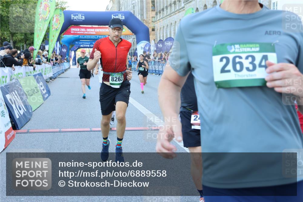 01.09.2024 - BARMER Alsterlauf Strokosch-Dieckow http://msf.ph/oto/6889558 01.09.2024 09:58:31 Ziel 2037, 2430, 2634, 2832, 2855, 3438, 3755, 3856, 3894, 4071, 4352, 4474, 4618, 4636, 4723, 4850, 5126, 8133, 8174, 8263 meine-sportfotos.de