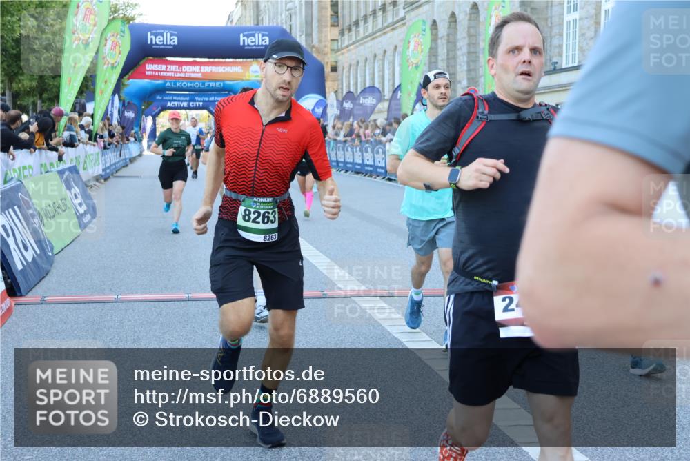 01.09.2024 - BARMER Alsterlauf Strokosch-Dieckow http://msf.ph/oto/6889560 01.09.2024 09:58:32 Ziel 2037, 2430, 2634, 2832, 2855, 3438, 3755, 3856, 3894, 4071, 4352, 4474, 4618, 4636, 4723, 4850, 5126, 8174, 8263 meine-sportfotos.de