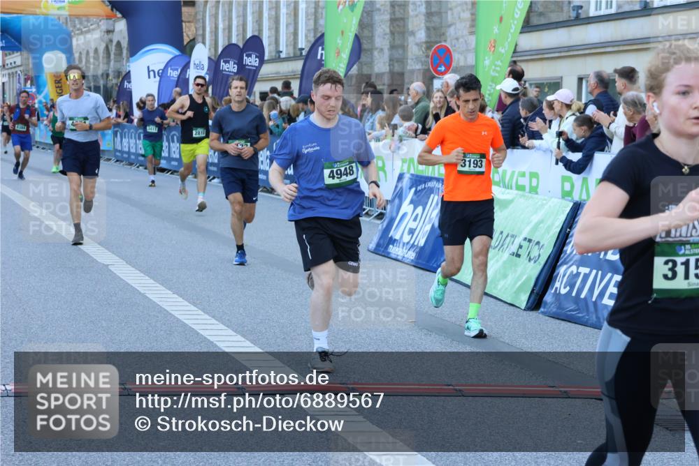 01.09.2024 - BARMER Alsterlauf Strokosch-Dieckow http://msf.ph/oto/6889567 01.09.2024 09:46:28 Ziel 2469, 2756, 2810, 3150, 3193, 3411, 3576, 3715, 4118, 4323, 4671, 4948, 4968, 5080, 5173, 8091, 8168, 8372, 8384 meine-sportfotos.de